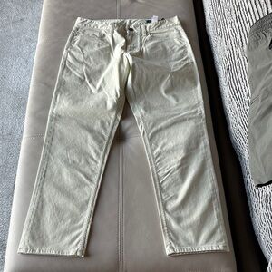 Vineyard Vines Island 5-Pocket Pants in the color "White Cap"